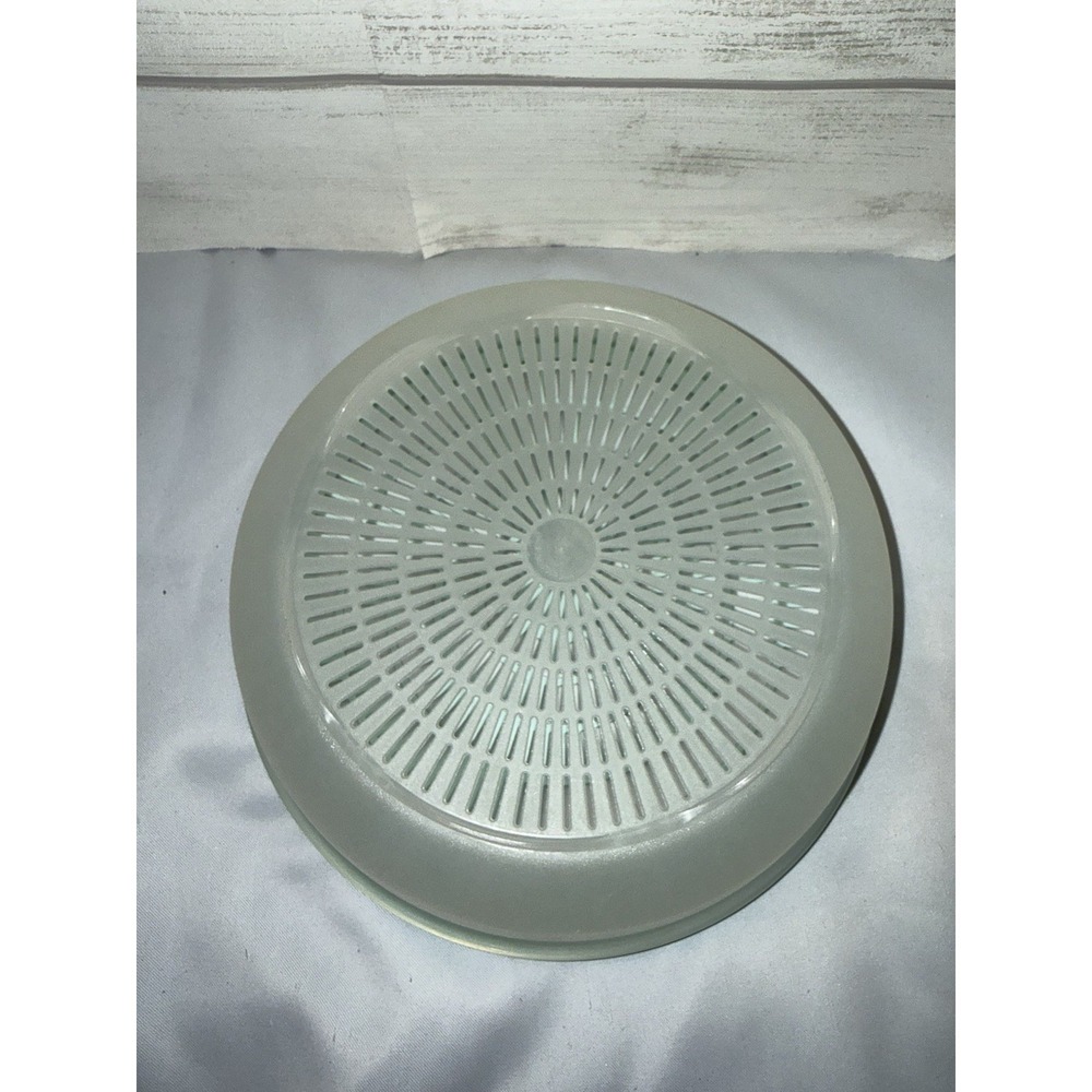 Vintage Tupperware Fruit & Berry 2 Cup Strainer Colander Bowl & Lid 10" - Picture 3 of 5
